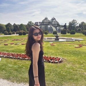 Meet your Posher, Alejandra